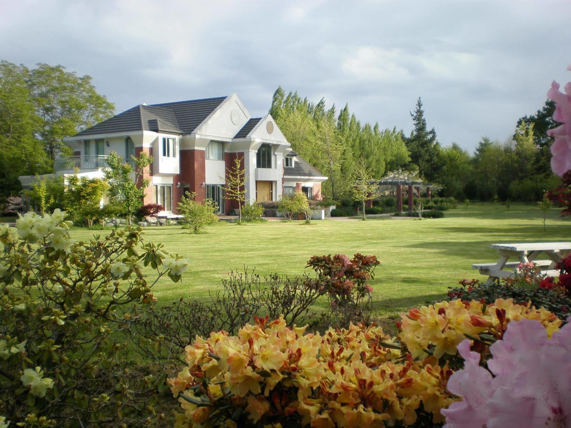Shamrock Garden B&B Airport Christchurch Exterior foto